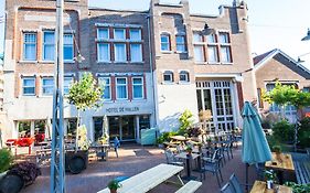Hotel De Hallen
